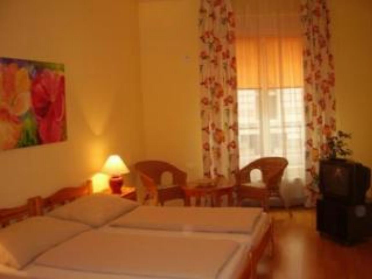 Claudia Rooms & Apartments Hotel Budapest Hungary