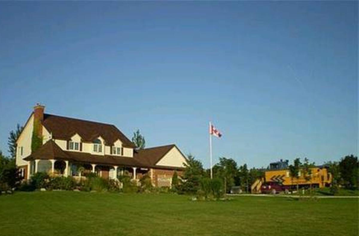 Clearview Station & Caboose B&B Hotel Creemore Canada