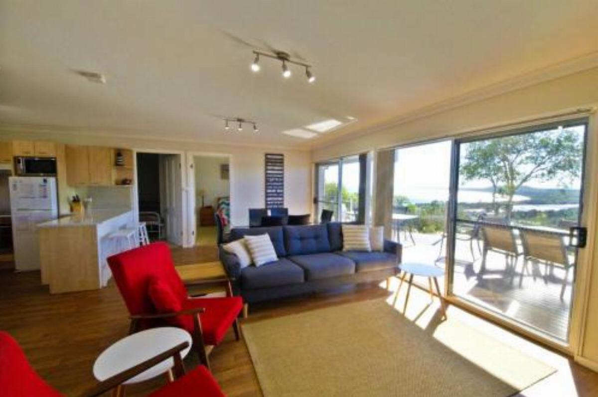 Coastwatch, 26 Comara Terrace Hotel Crescent Head Australia