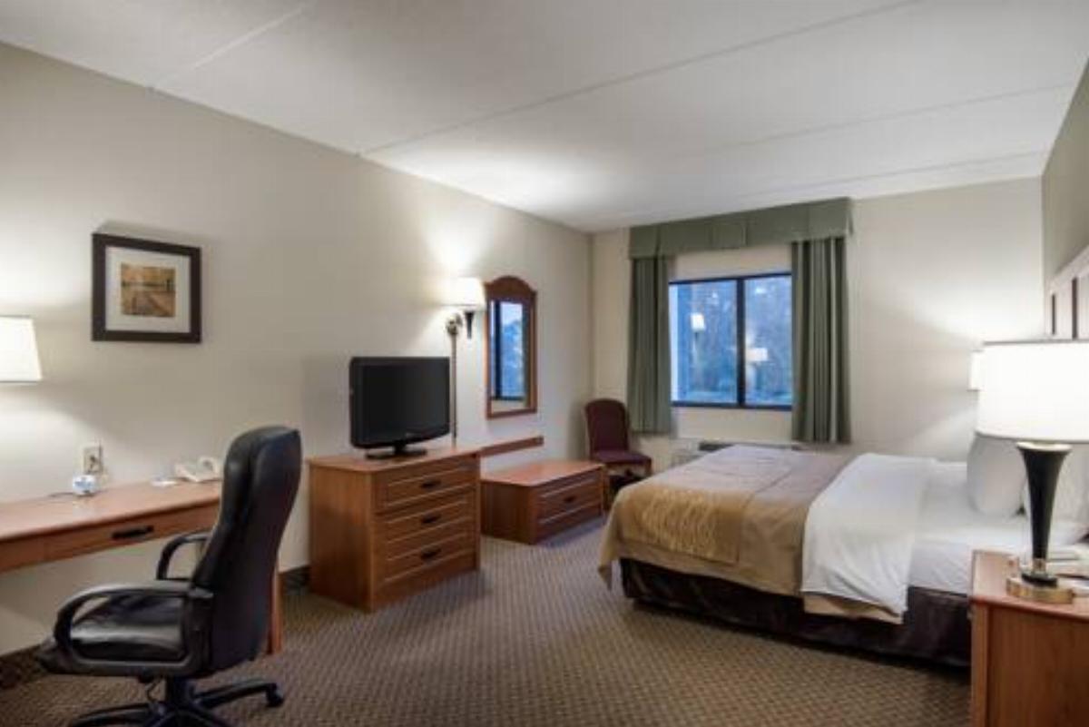 Comfort Inn & Suites & Suites LaVale - Cumberland Hotel La Vale USA
