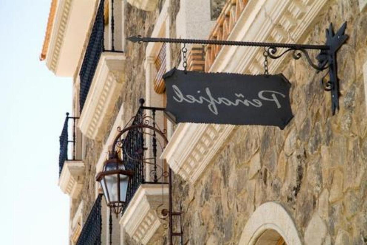 Complejo Peñafiel Hotel Zarza la Mayor Spain