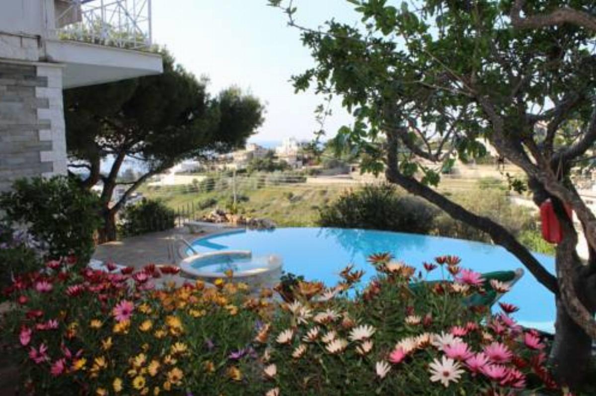 Connected Homes with Pool Hotel Aghia Marina Greece