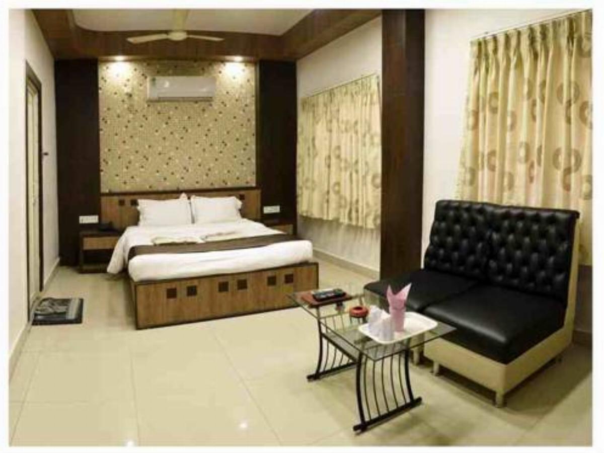 Continental Lodge Hotel Ingrāj Bāzār India