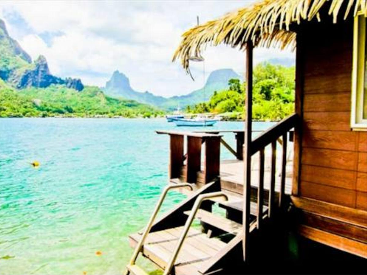 Cook's Bay Overwater Bungalows Hotel Paopao French Polynesia