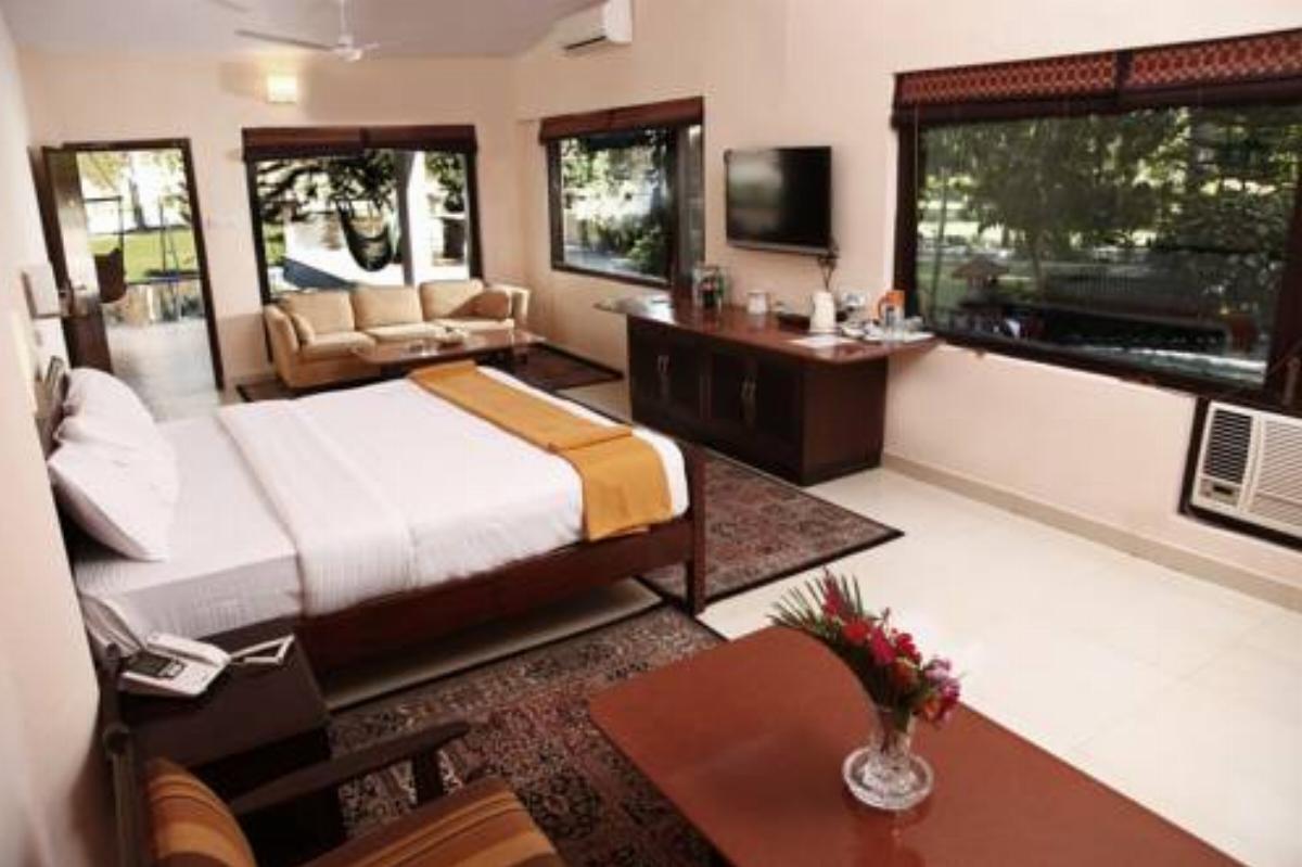 Corbett Riverside Resort Hotel Garjia India