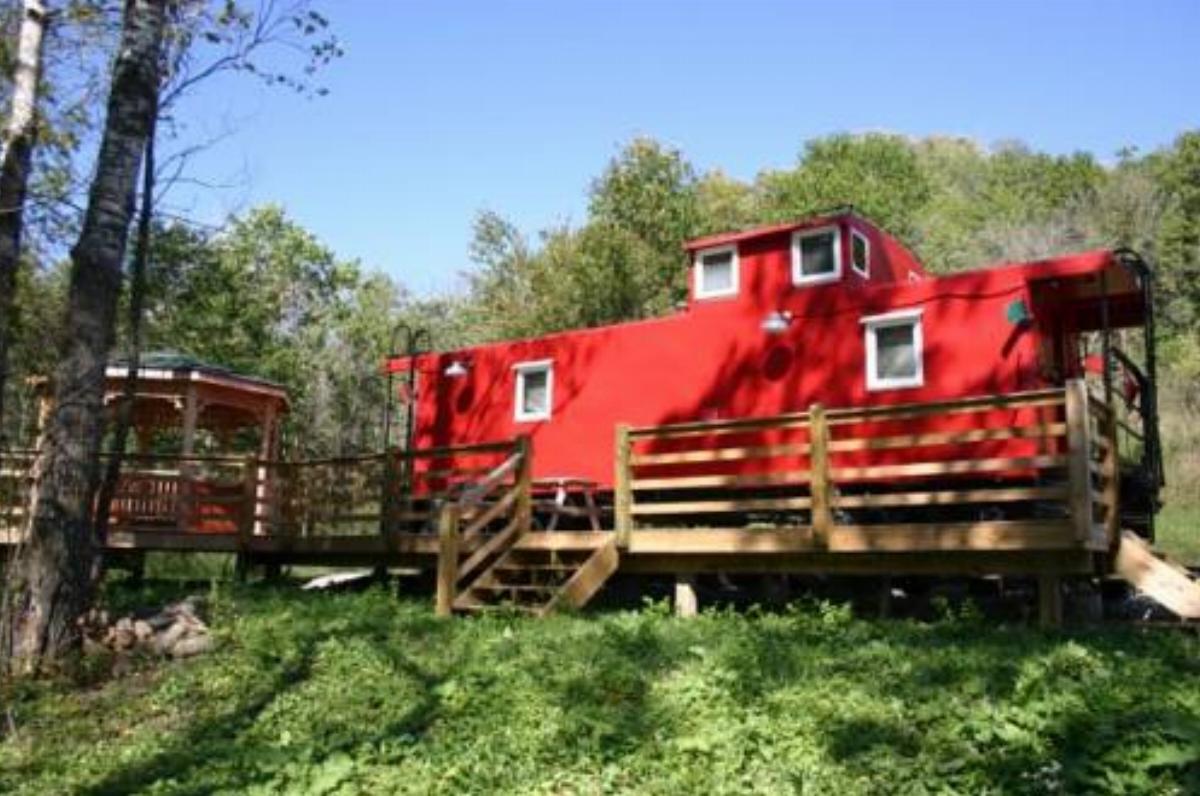 Coulee Junction Caboose Hotel Ferryville USA