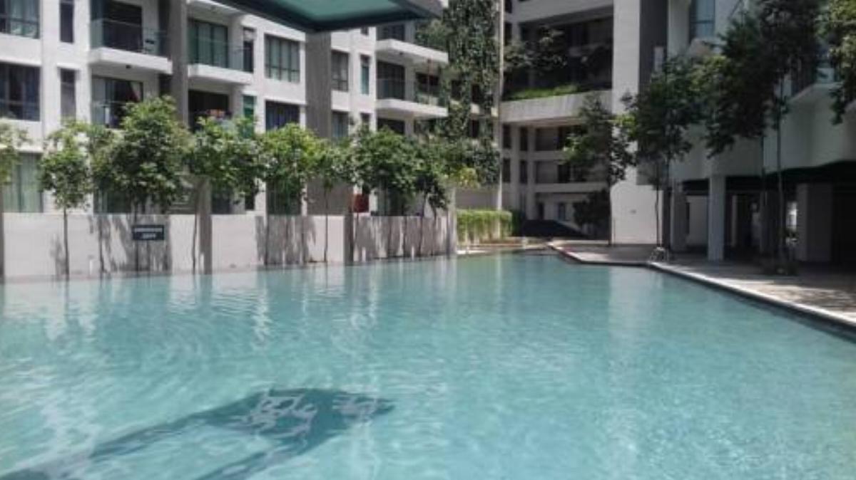 Cozy 2bedroom type @UNIV360 place Nr MINES shopping Serdang Hotel Kampong Bohol Malaysia