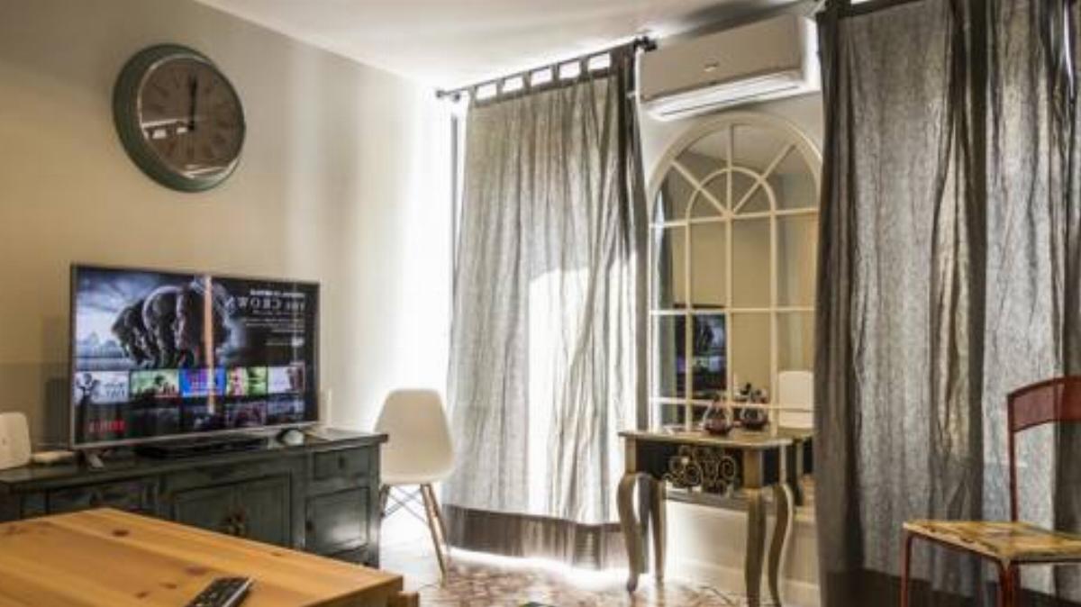 Cozy apartment in downtown Hotel Madrid Spain