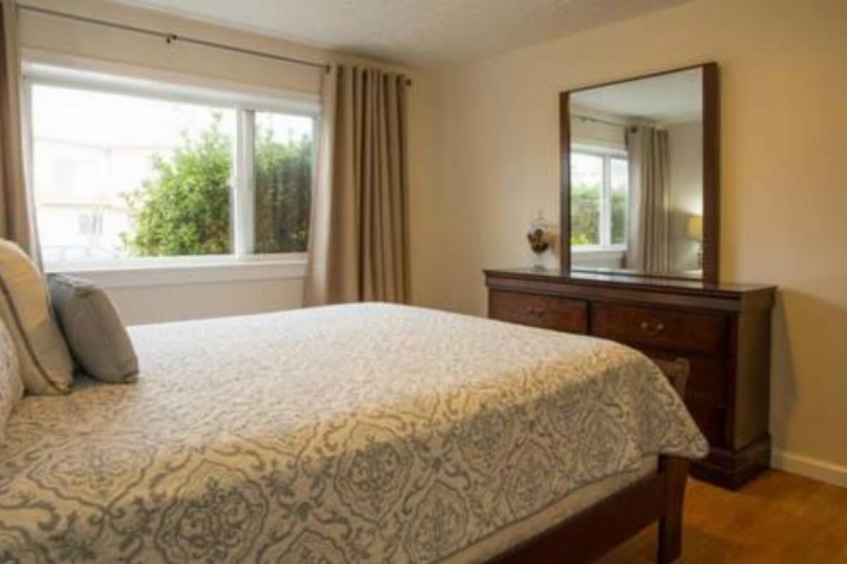 Cozy Room in the Heart of Park Merced Hotel Daly City USA