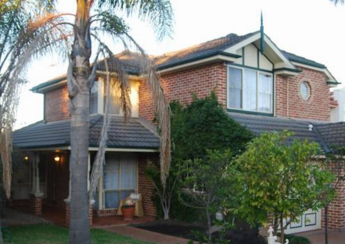 Cutmore Cottages - Highclaire House Hotel Blacktown Australia