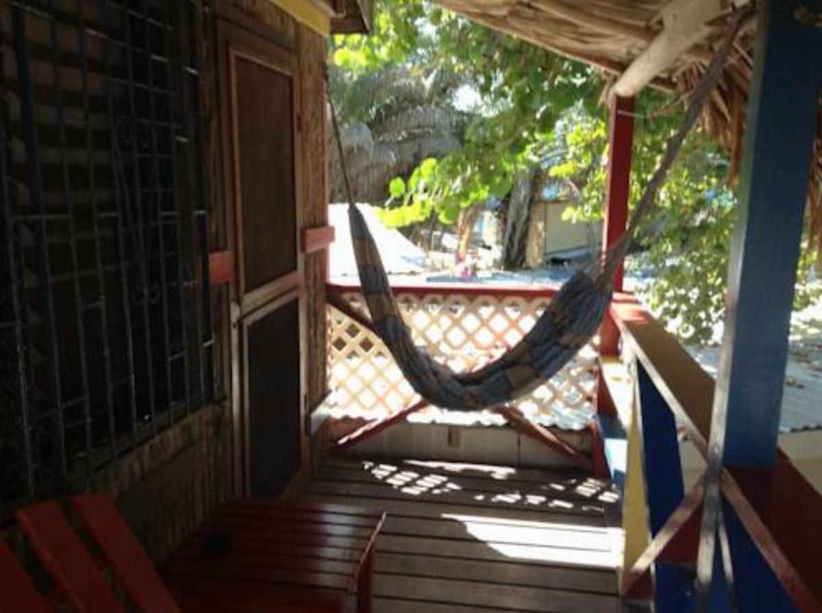 De Real Macaw Hotel Caye Caulker Belize