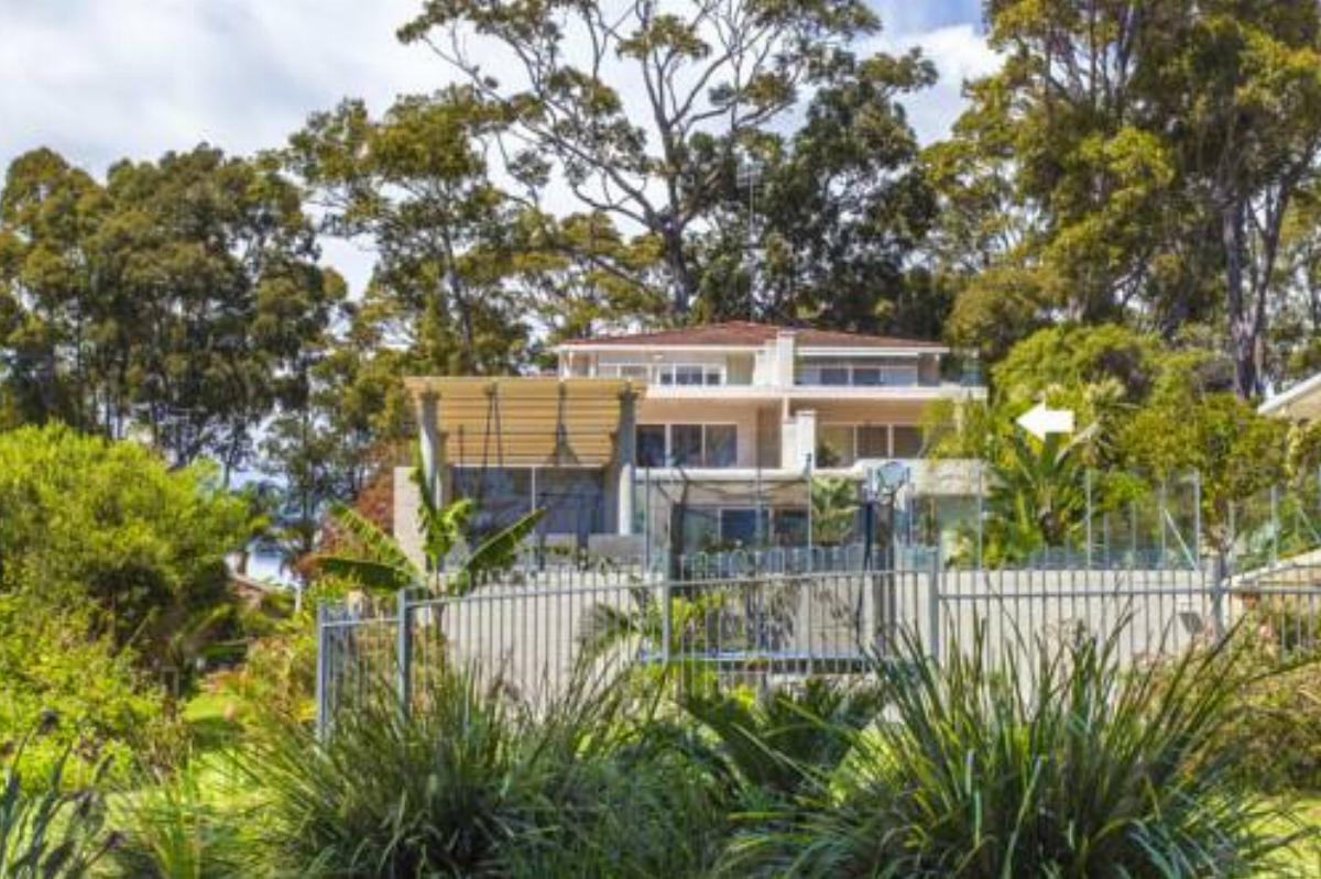 Denham's Luxury Retreat Hotel Batemans Bay Australia