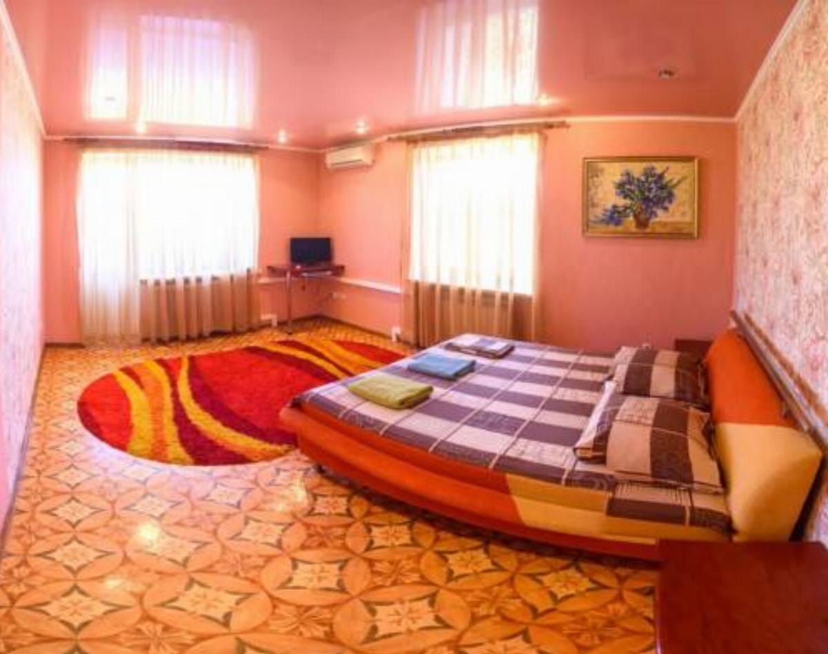 DENTA apartment very center. Hotel Kherson Ukraine