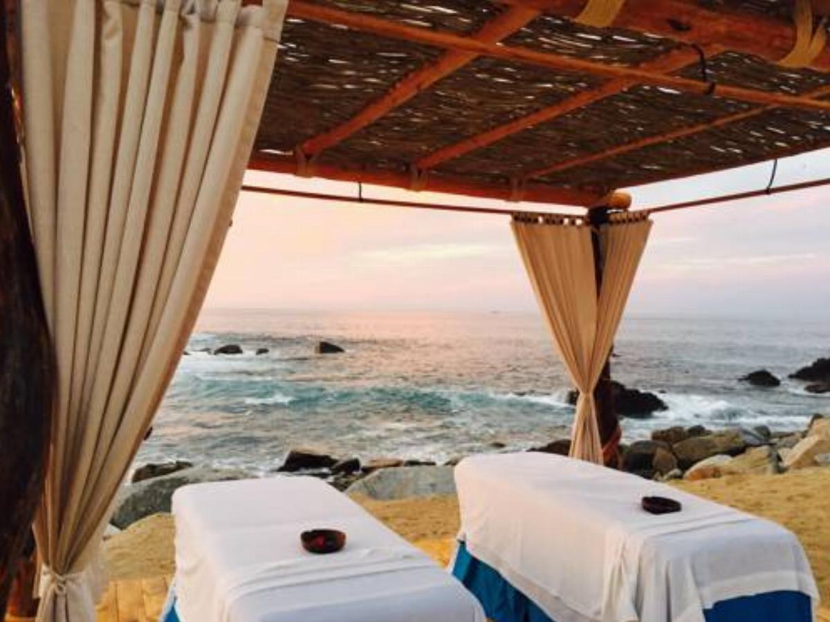 Discounted Authentic Vacation Package - Luxury Mexican Resort