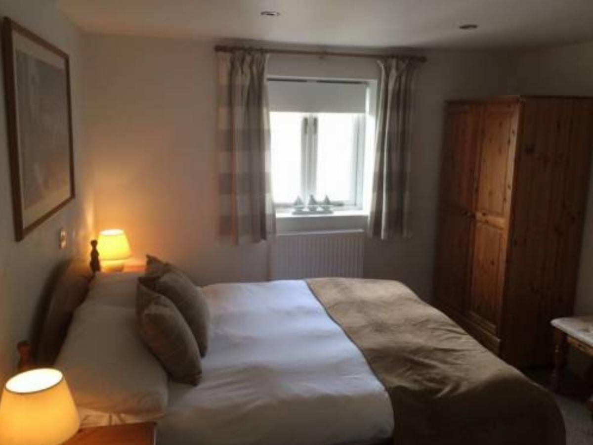 Dor Ka Joy Holiday Cottage Sleeps 8 Hotel Malborough United Kingdom