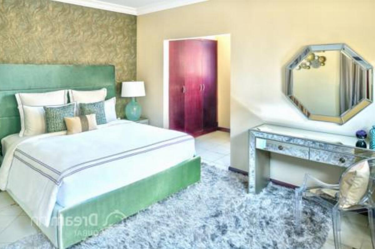 Dream Inn Dubai - Luxury Palm Beach Villa Hotel Dubai United Arab Emirates