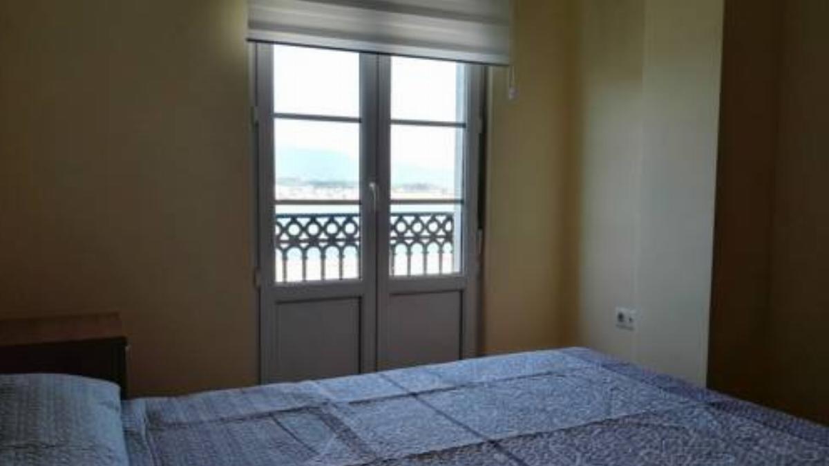Dúplex 4 dormitorios en Playa Rapadoira Hotel Foz Spain