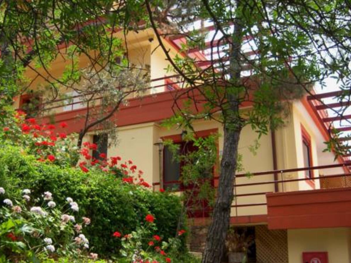 Efta Anemi - Benovias Hotel Karfás Greece