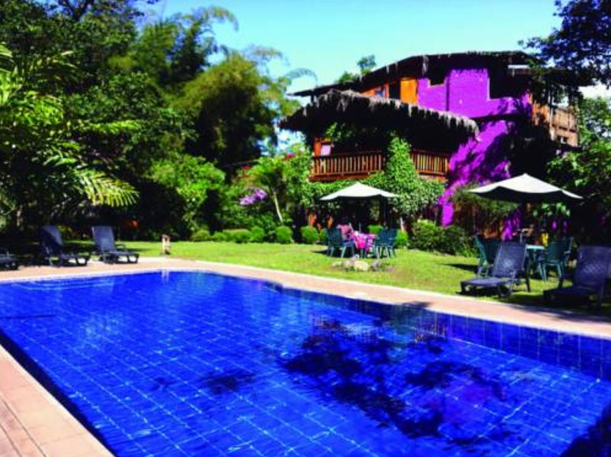 El Abrazo del Arbol - Farm Eco Lodge Hotel Mindo Ecuador
