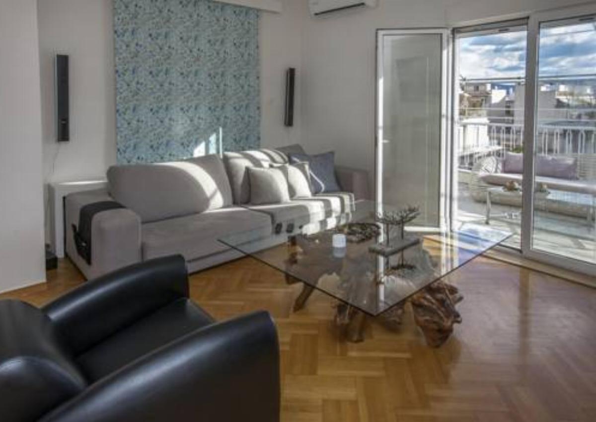 Exquisite penthouse apartment with great verantas! Hotel Athens Greece