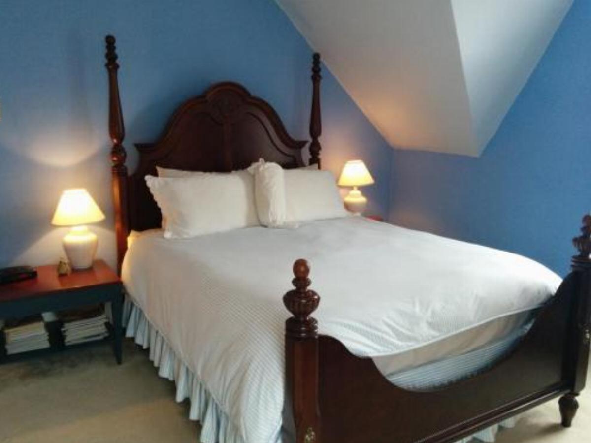 Fairmont House Bed & Breakfast Hotel Mahone Bay Canada