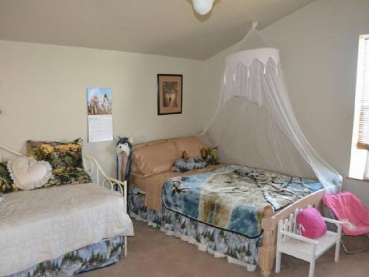 Family-Friendly Three Story Cabin Sleeps 12 Hotel Cripple Creek USA
