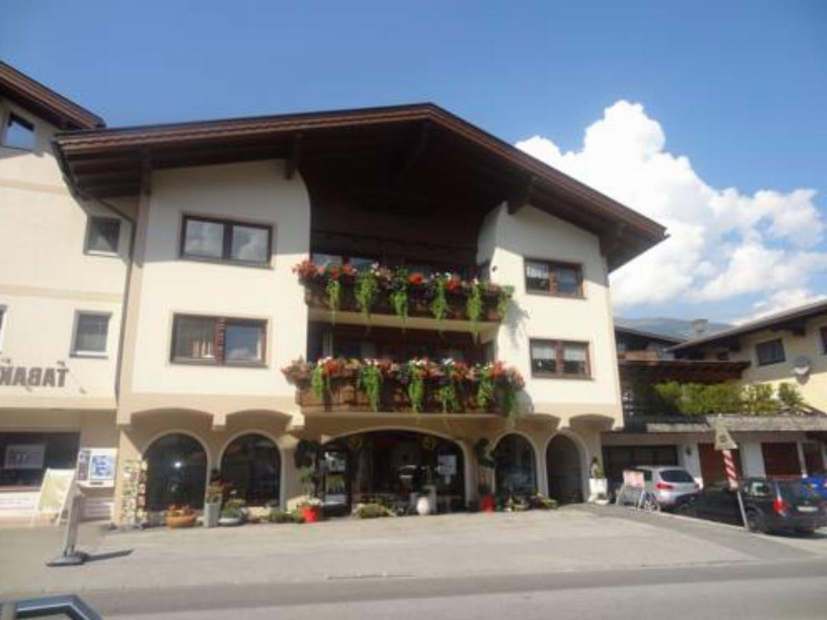 Ferienwohnung Blumen Penz Hotel Zell am Ziller Austria