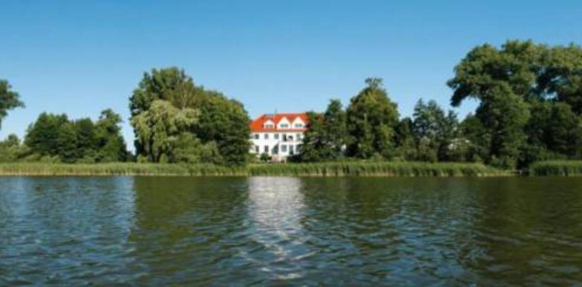 Ferienwohnungen-am-Schloss-Wohnung-2-die-Maus Hotel Behren-Lübchin Germany