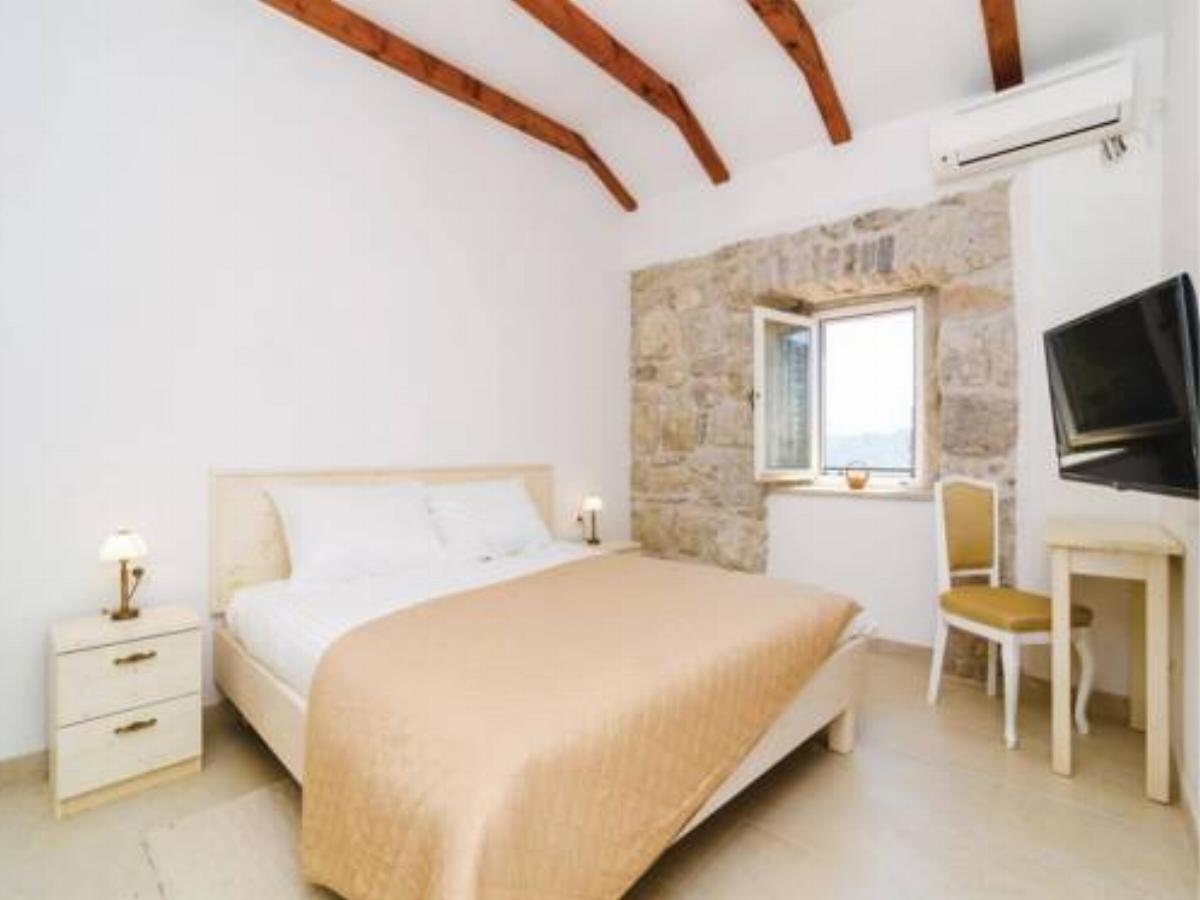 Five-Bedroom Holiday Home in Lovorno Hotel Lovorno Croatia