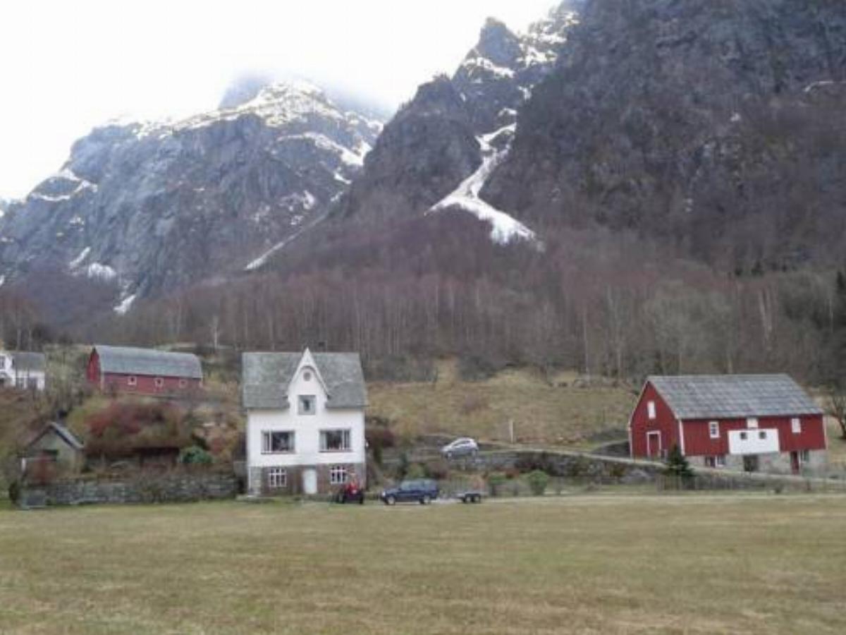 Five-Bedroom Holiday home with a Fireplace in Eidfjord Hotel Eidfjord Norway
