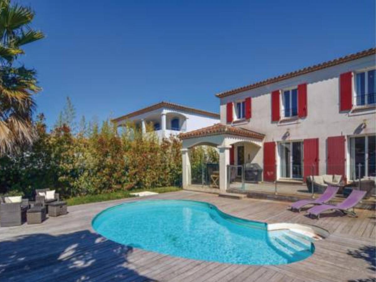 Four-Bedroom Holiday Home in Aigues-Mortes Hotel Aigues-Mortes France