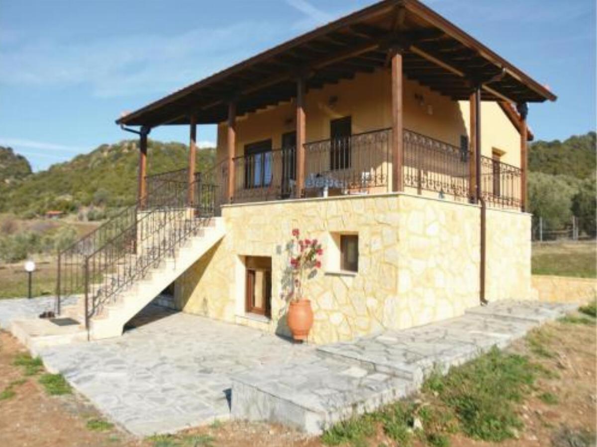 Four-Bedroom Holiday Home in Chiliadou Hotel Develíkia Greece