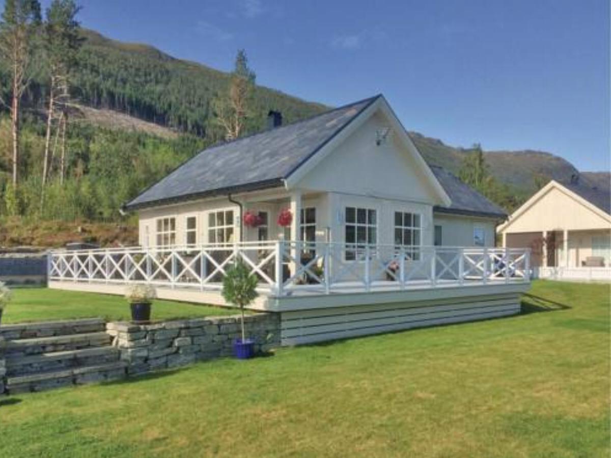 Four-Bedroom Holiday Home in Eidsvag Hotel Eidsvåg Norway