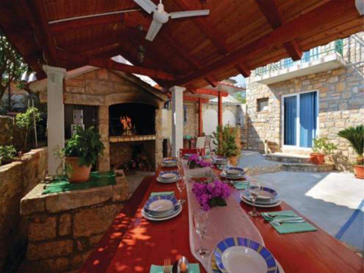 Four-Bedroom Holiday Home in Grohote Hotel Grohote Croatia