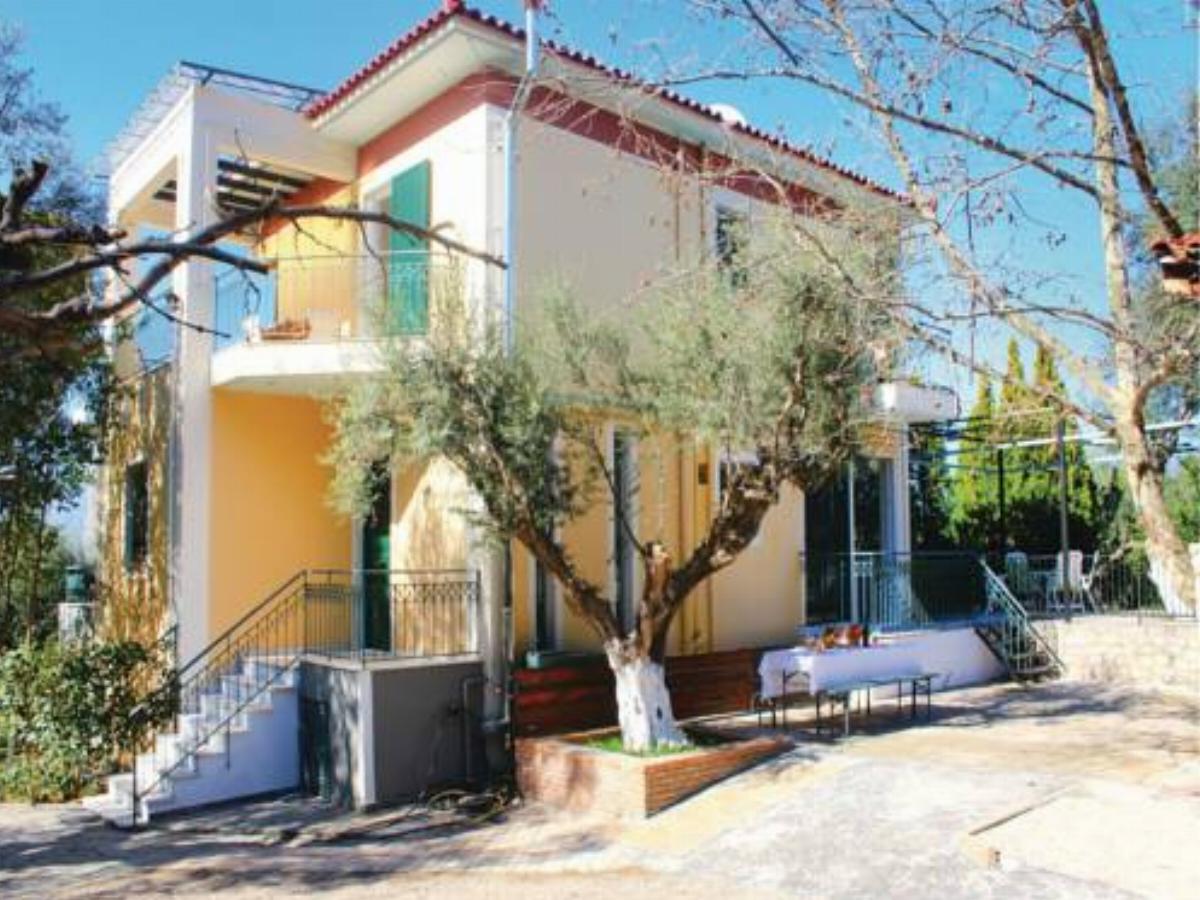 Four-Bedroom Holiday Home in Kamares Hotel Kamárai Greece