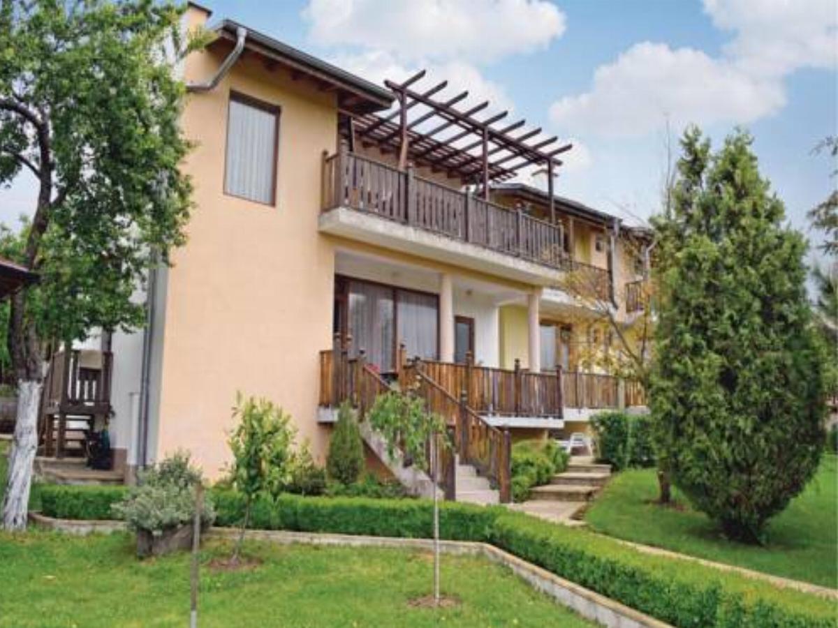 Four-Bedroom Holiday Home in Village Fazanovo Hotel Fazanovo Bulgaria