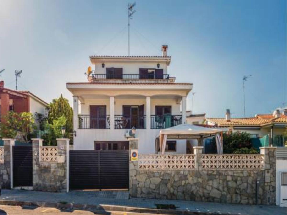 Four-Bedroom Holiday home Vilanova i La Geltrú with an Outdoor Swimming Pool 01 Hotel Cubelles Spain