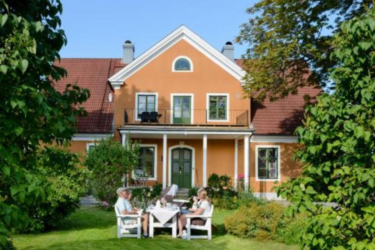 Gamla Brukshandeln Bed&Breakfast Hotel Lövstabruk Sweden