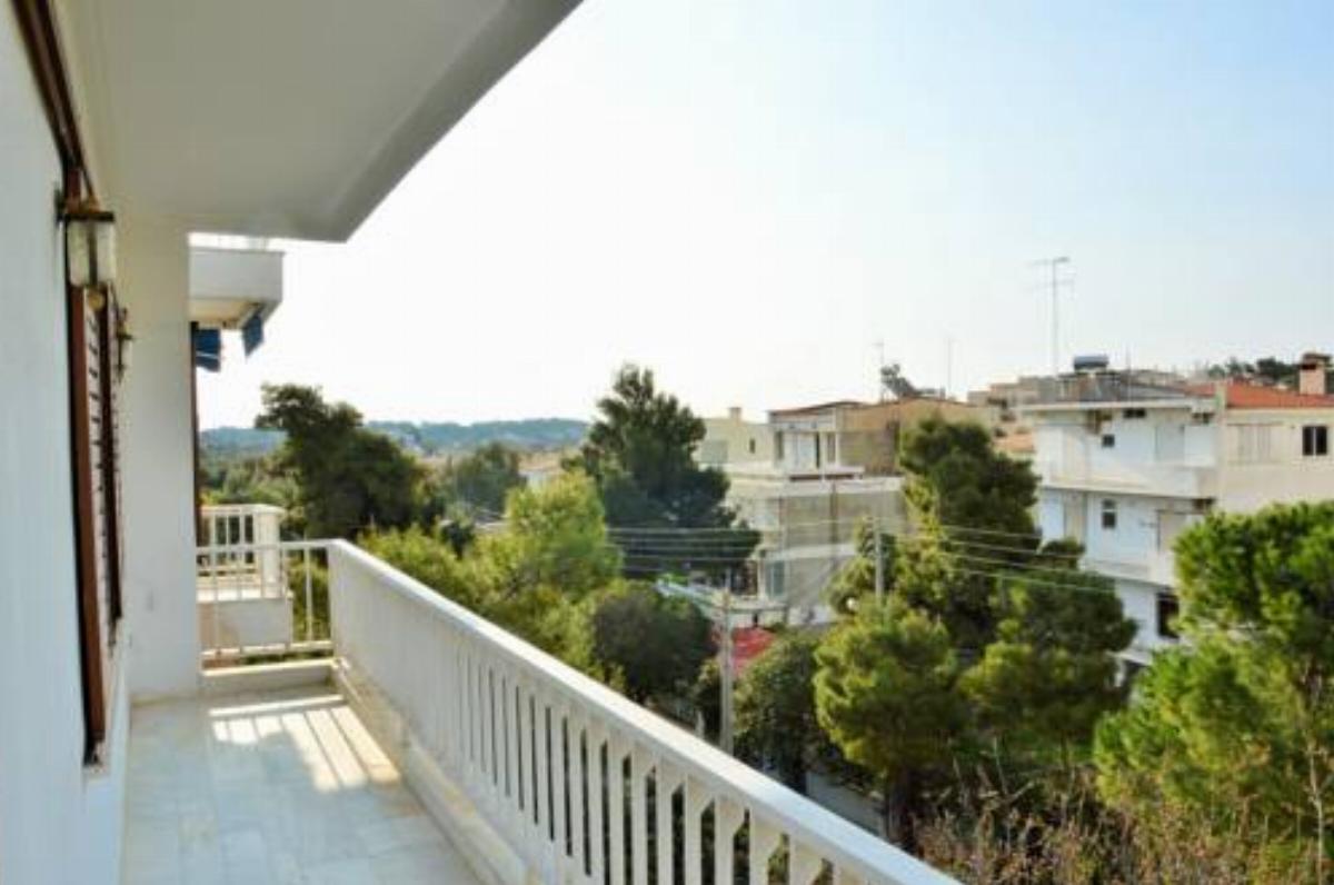 Garden apartment in Vouliagmeni Hotel Athens Greece