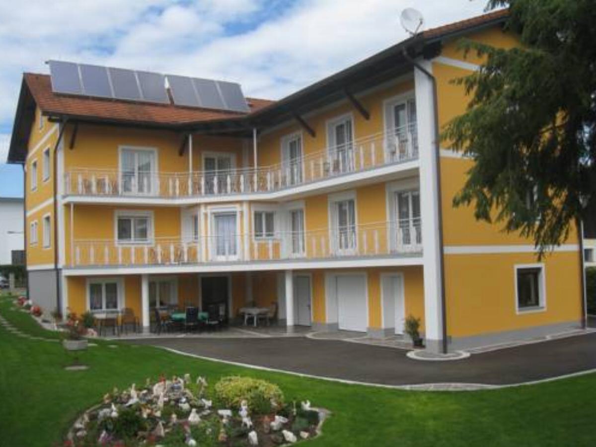 Gästehaus Schlögl Hotel Sankt Stefan im Rosental Austria