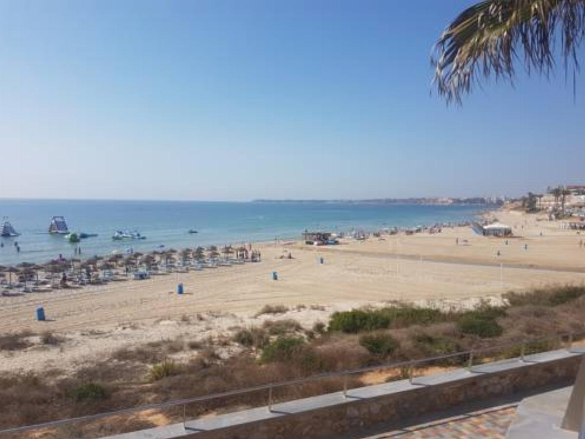 Gestionar Exclusive and luxurious 3 bed apartment on the beach front Hotel La Horadada Spain