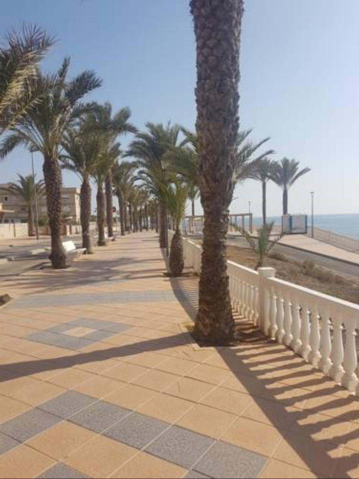 Gestionar Exclusive and luxurious 3 bed apartment on the beach front Hotel La Horadada Spain