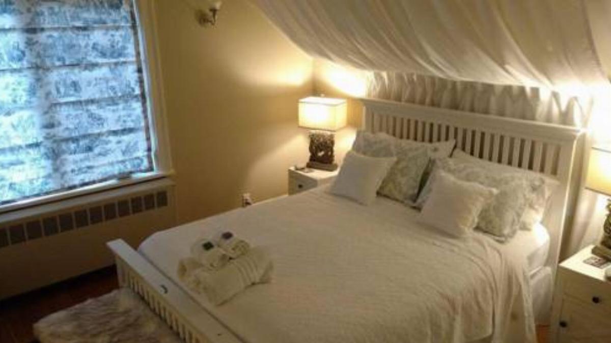 Gite 72 Bed and Breakfast Hotel Hudson Canada