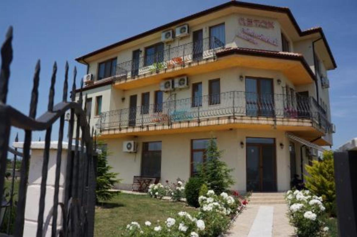 Guest House Golden Flake Hotel Bŭlgarevo Bulgaria