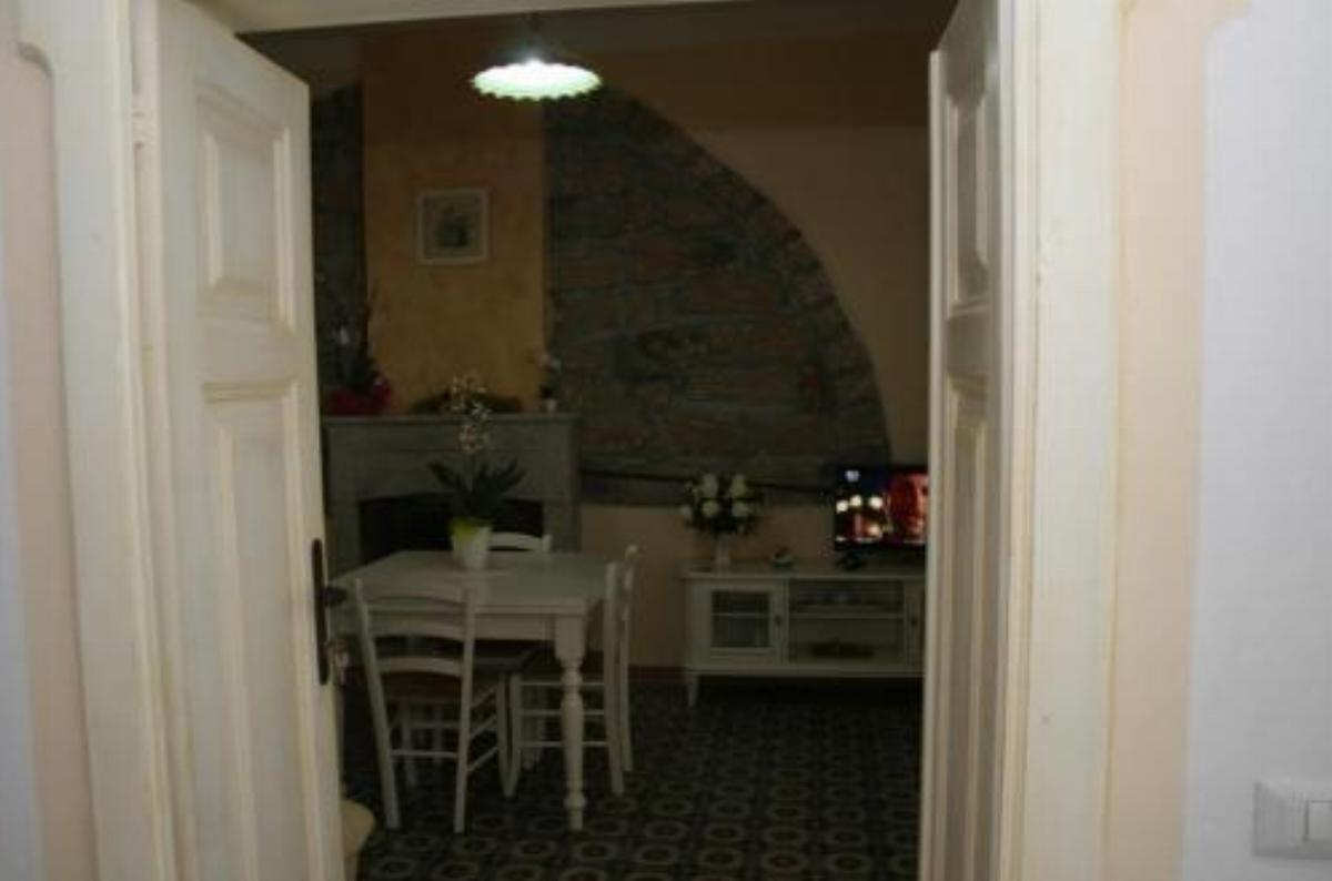 Guest House Le Gemelle Hotel Luras Italy