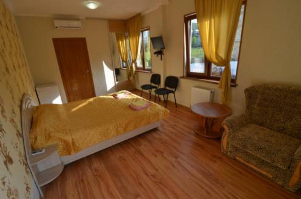 Guest House Neptun Near River Hotel Alushta Crimea