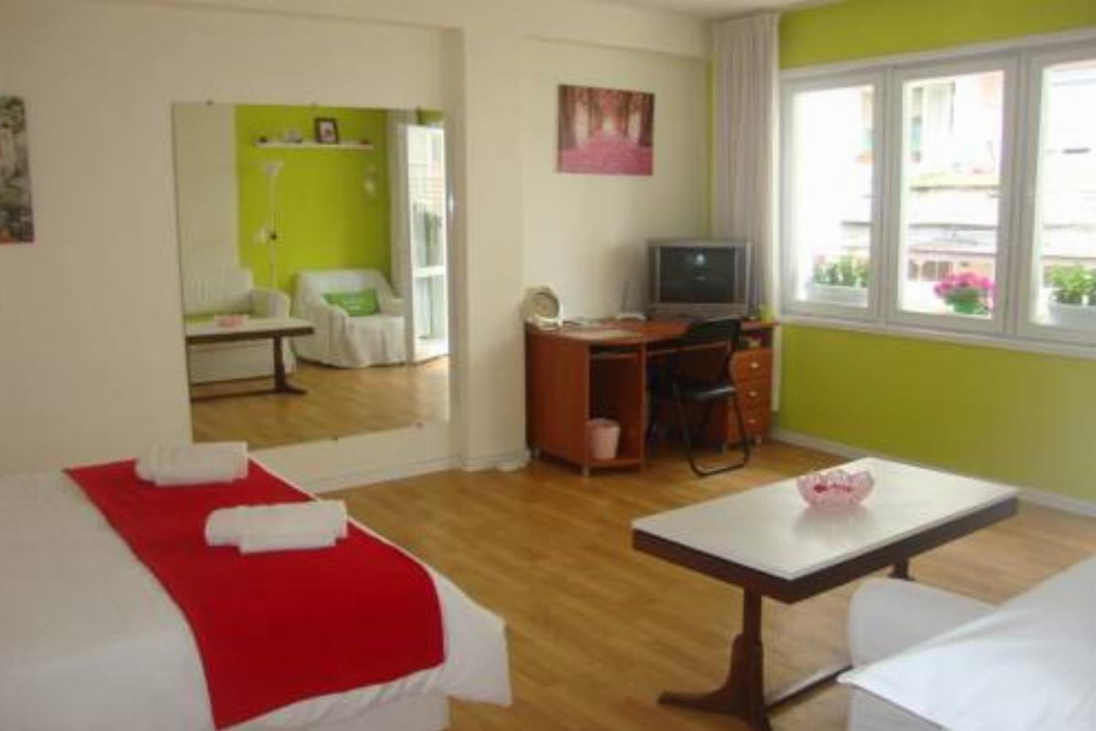 Guest Rooms Colours Hotel Kazanlŭk Bulgaria