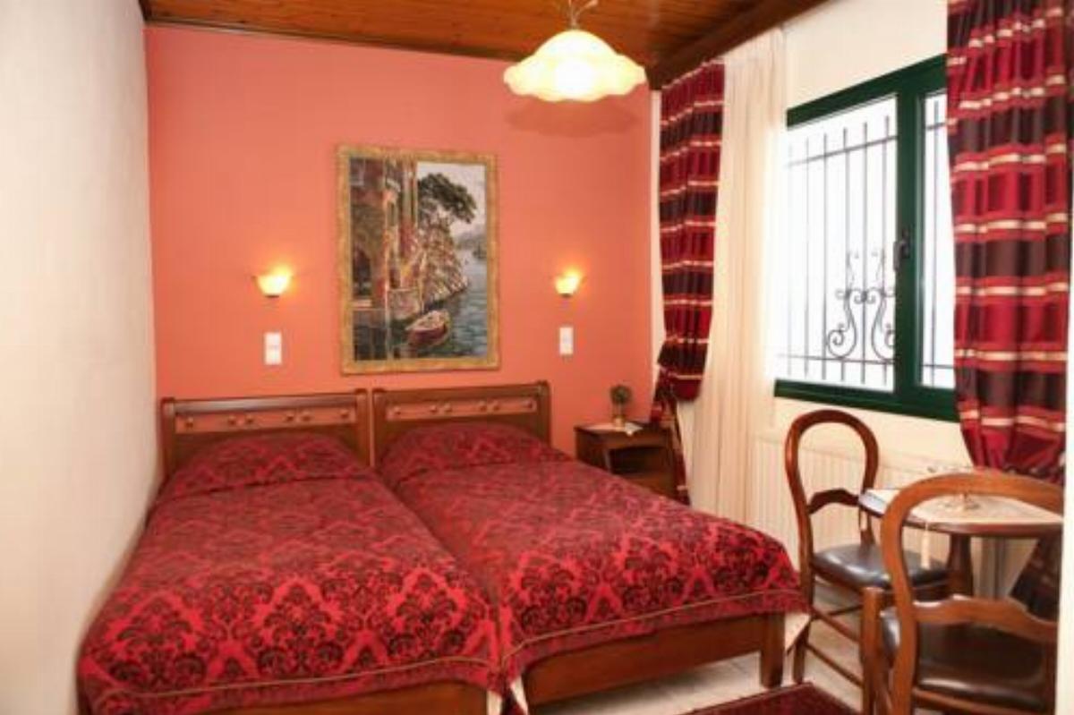 Guesthouse Paralimnia Hotel Kalyvia Greece