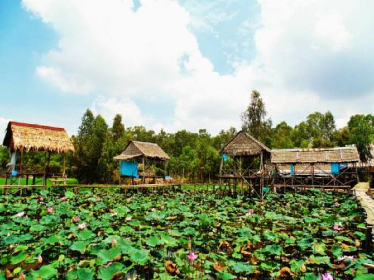 Hai Lua Homestay (Lotus Lake Homestay) Hotel Ấp Tháp Mười Vietnam