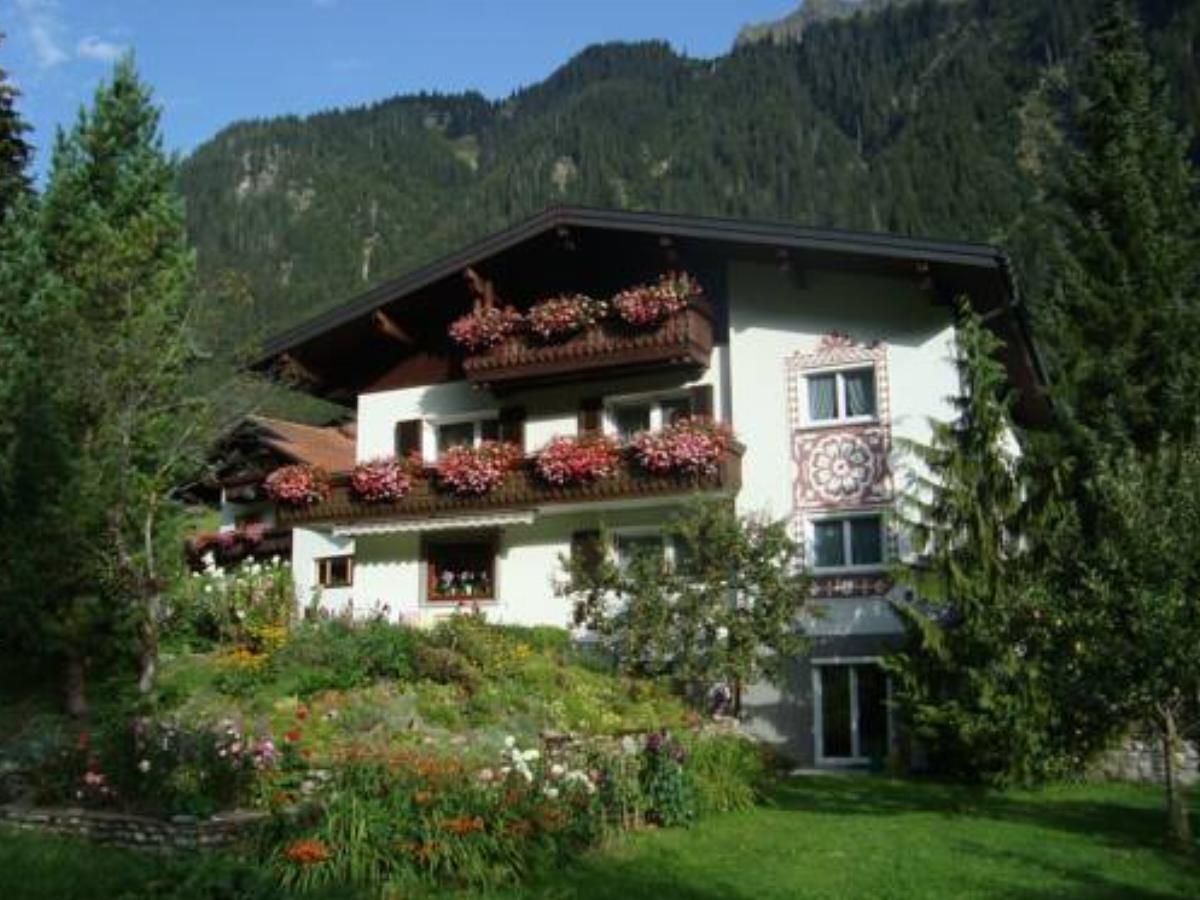 Haus Muster Hotel Partenen Austria